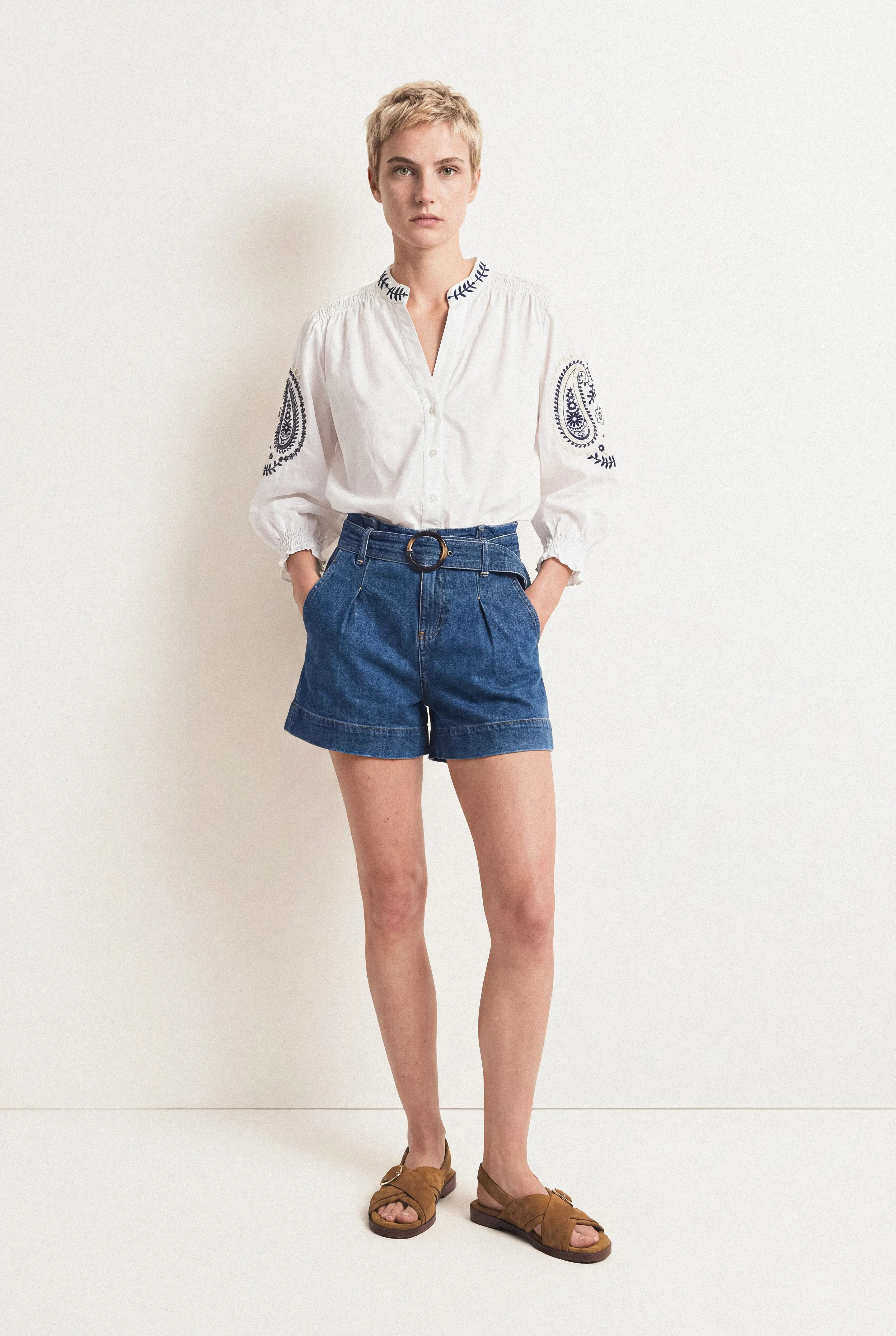 BLOUSE BRODÉE EN COTON ISALINE