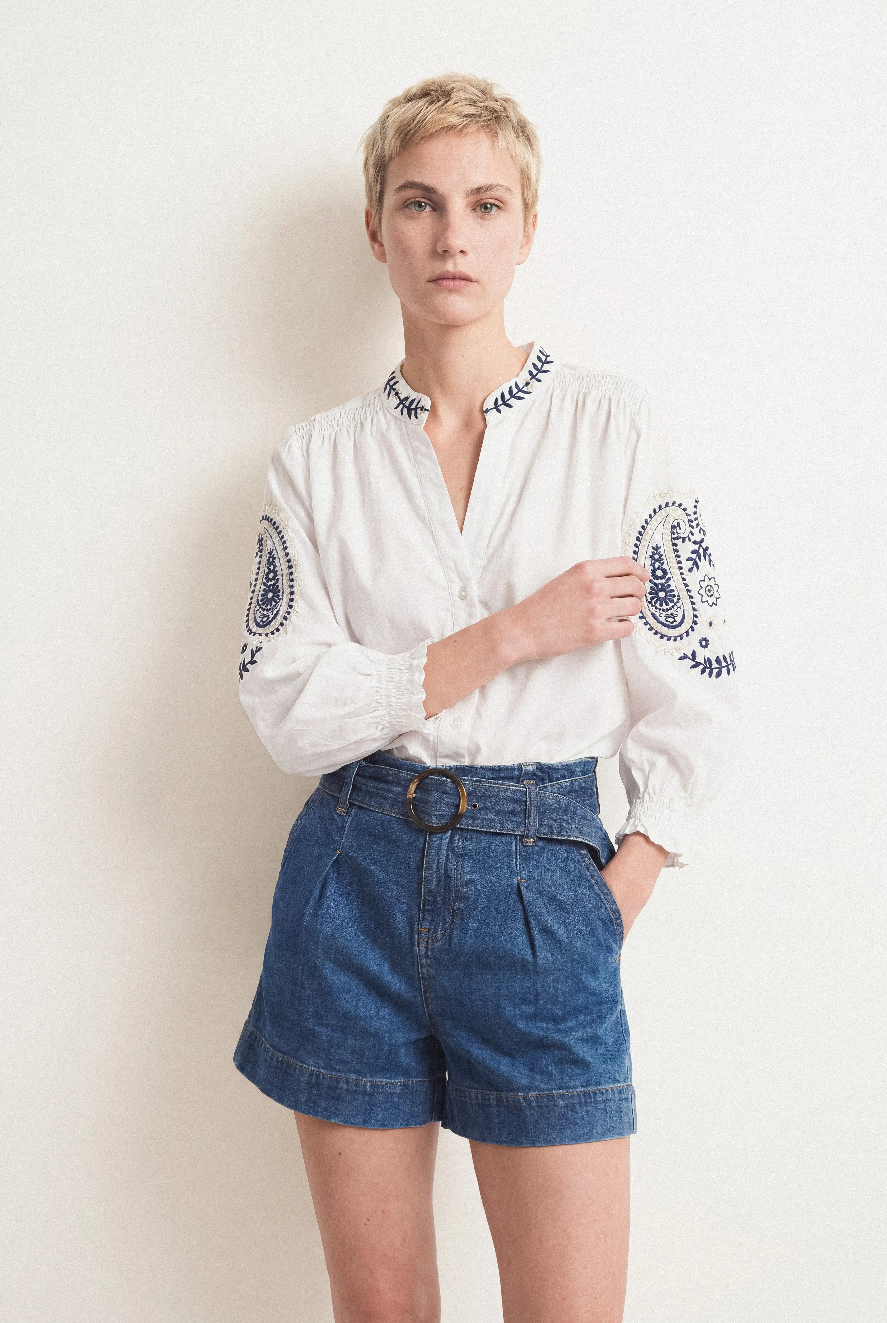 BLOUSE BRODÉE EN COTON ISALINE