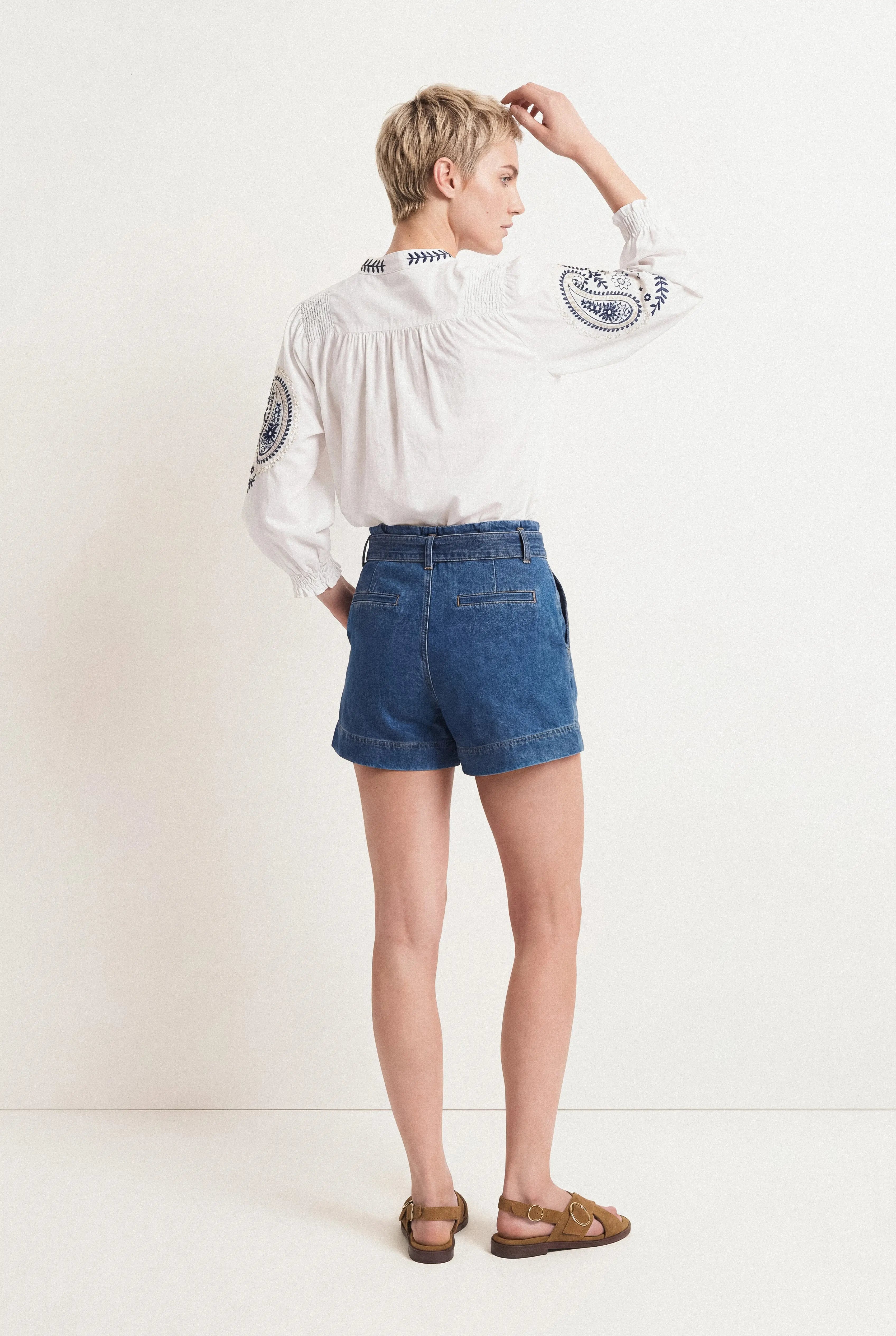 BLOUSE BRODÉE EN COTON ISALINE