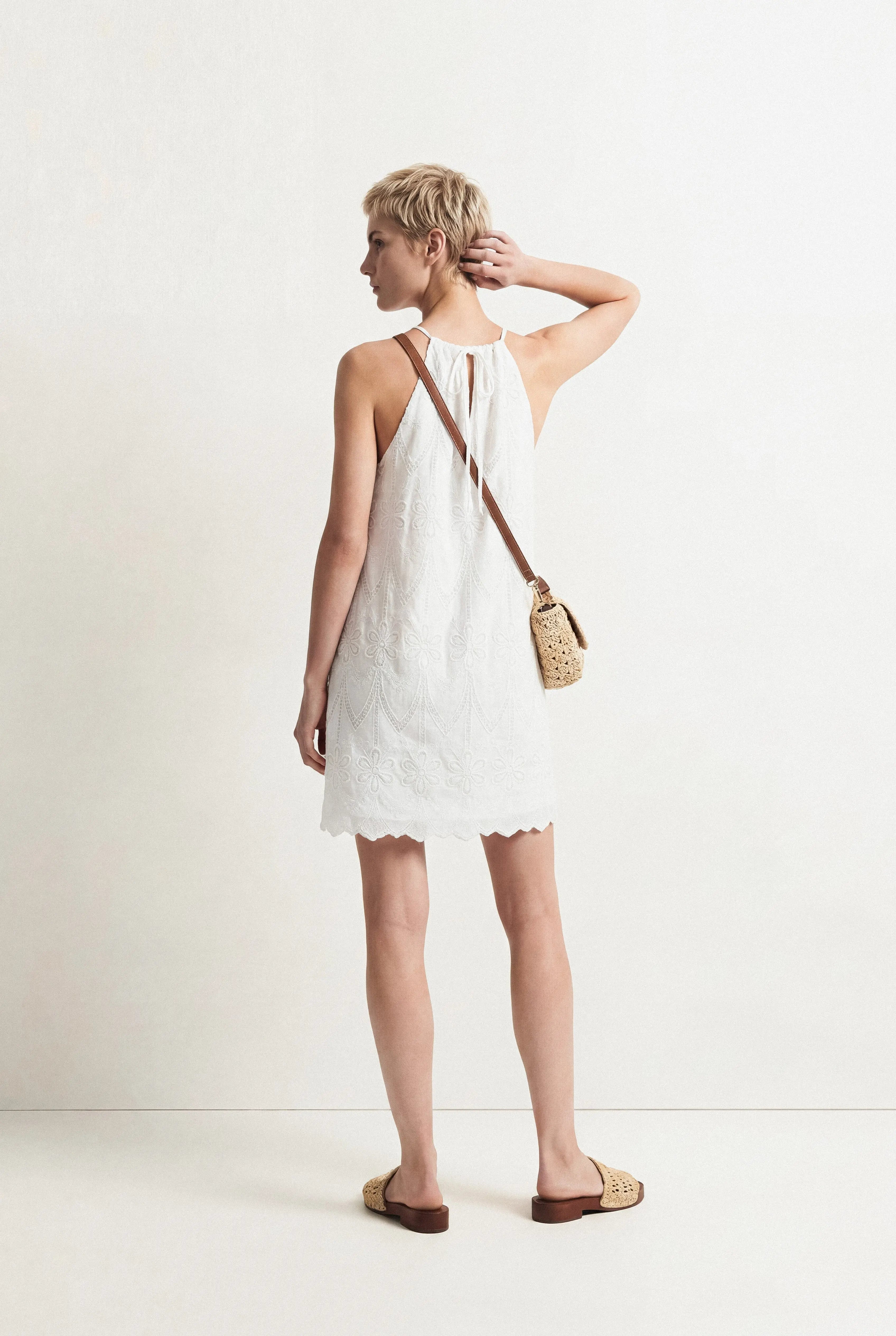 ROBE EN DENTELLE CAPUCINE