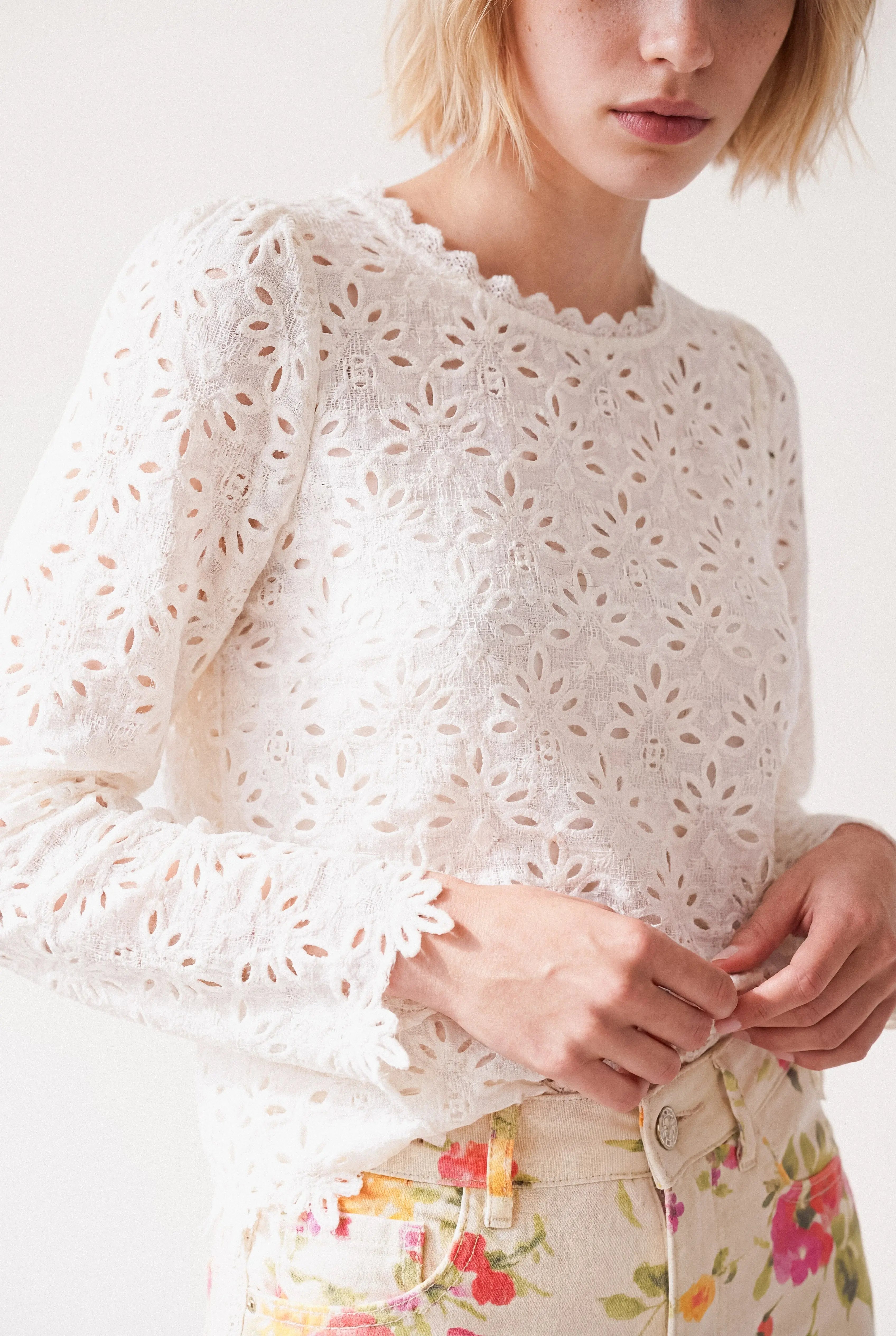 TOP DENTELLE ANGLAISE