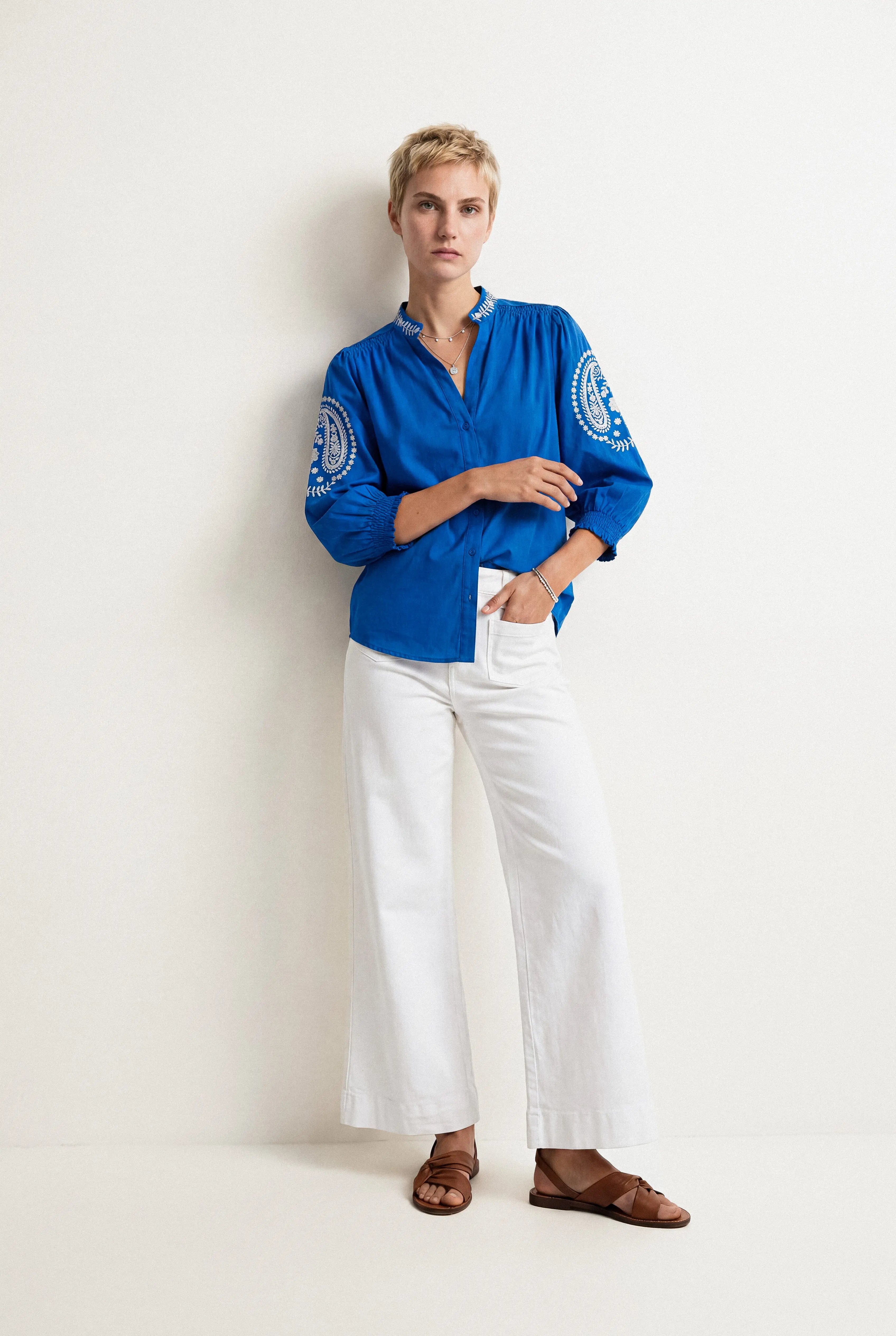 BLOUSE BRODÉE EN COTON ISALINE