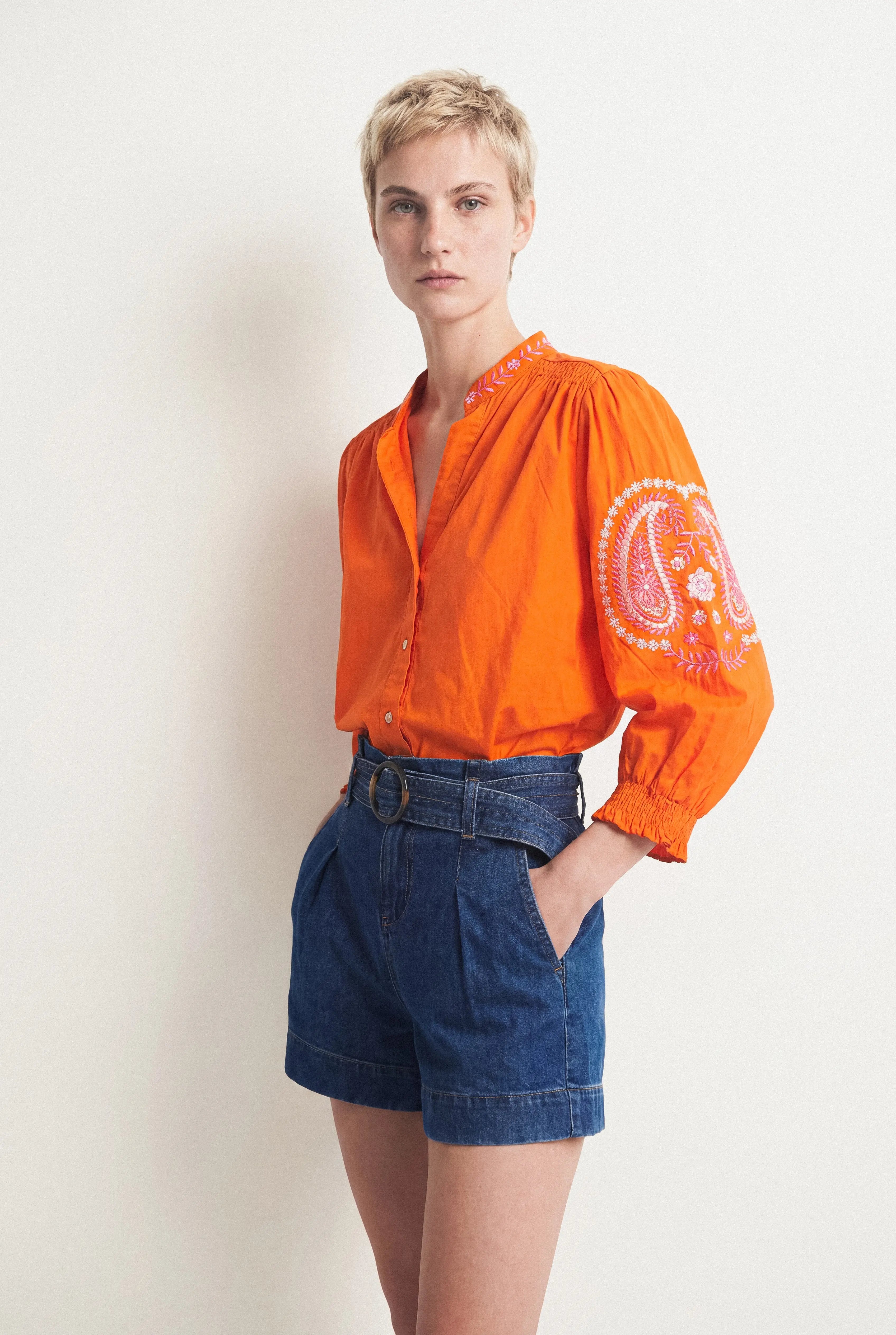 BLOUSE BRODÉE EN COTON ISALINE