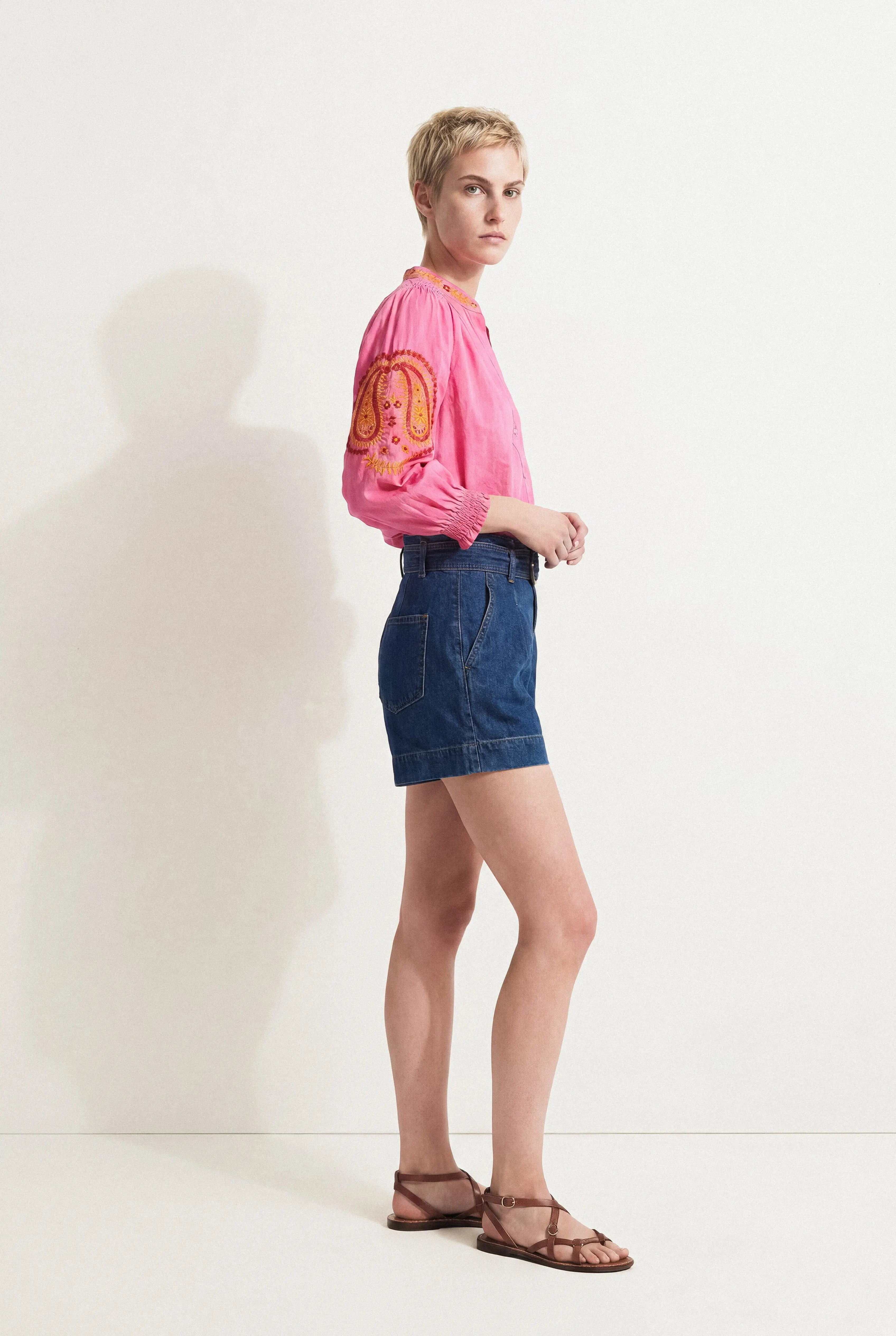 BLOUSE BRODÉE EN COTON ISALINE