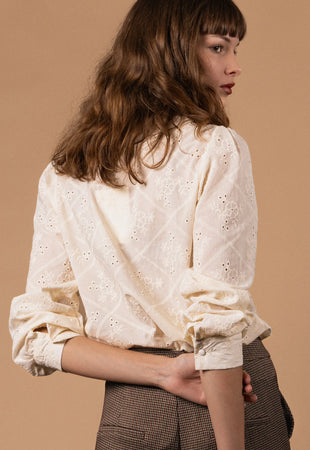BLOUSE COTON BRODÉE COL MONTANT Not specified