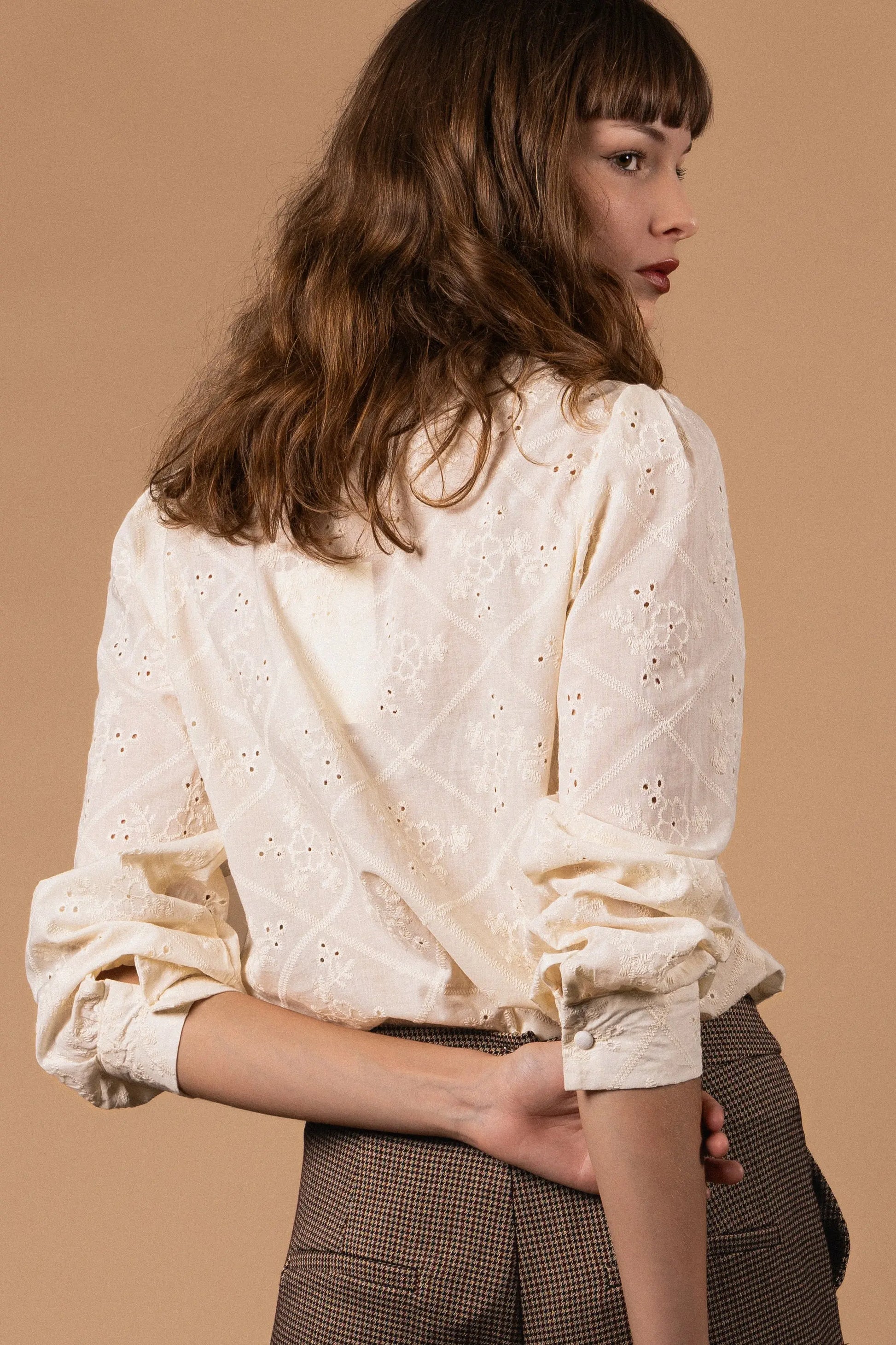BLOUSE COTON BRODÉE COL MONTANT Not specified