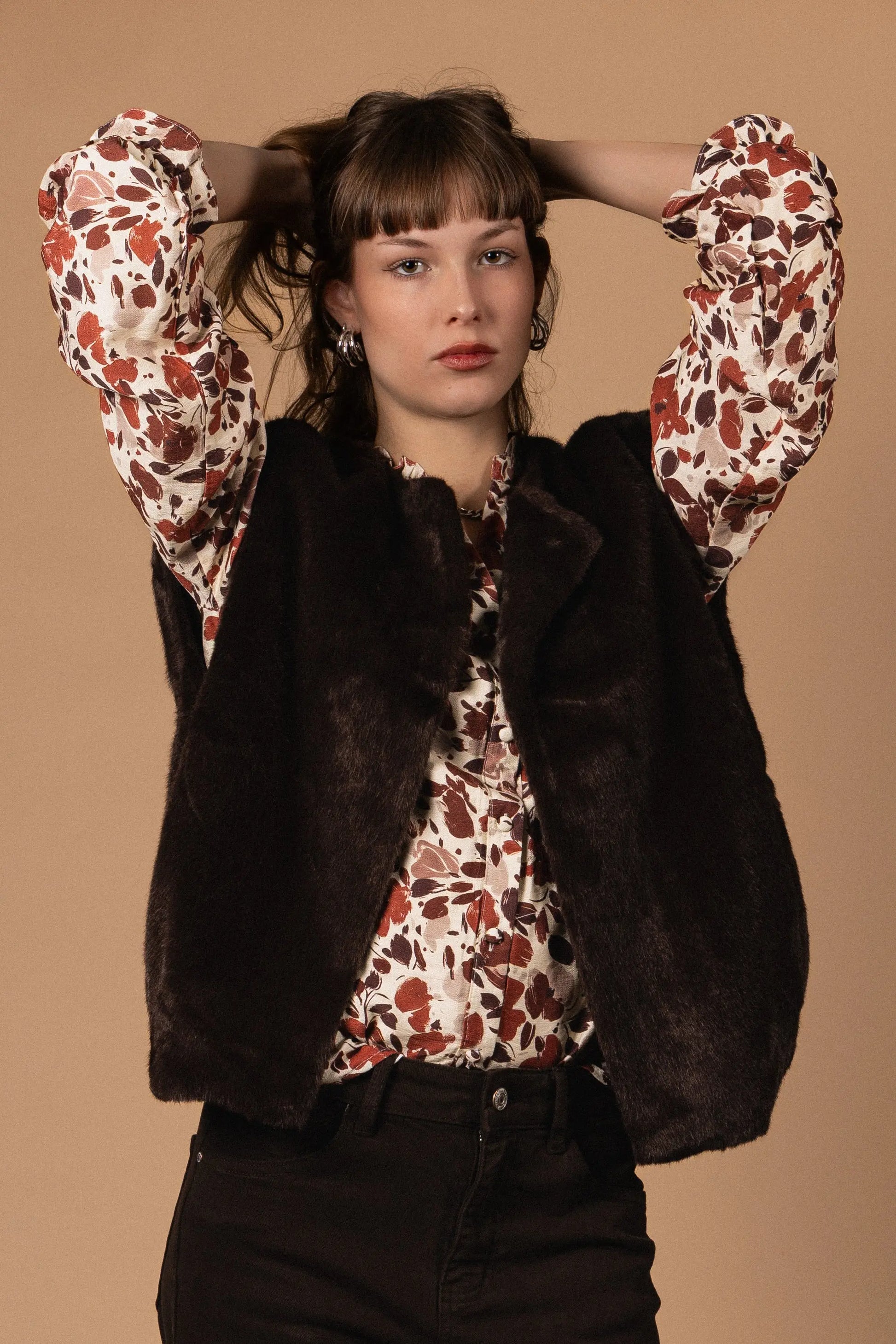 FOURRURE SANS MANCHES Not specified