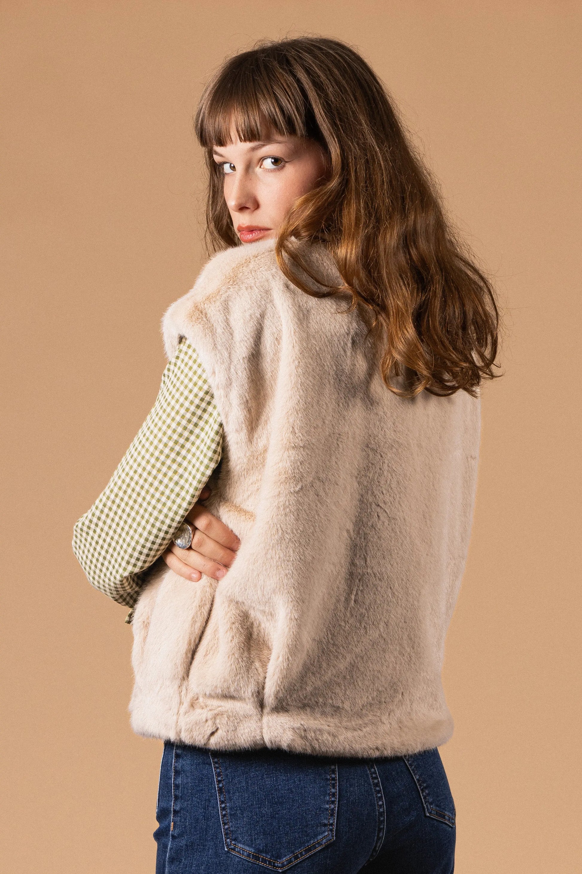 FOURRURE SANS MANCHES Not specified