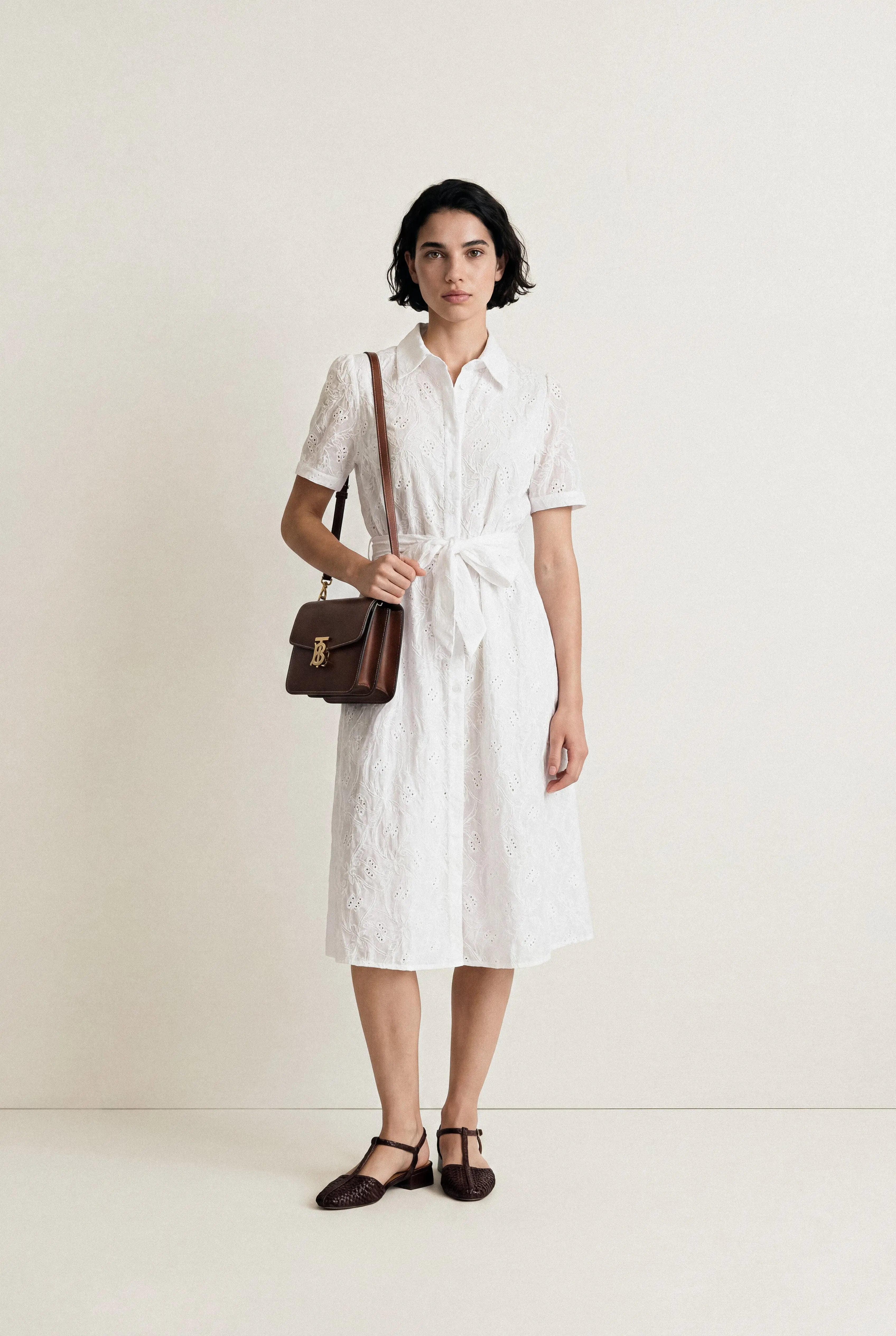ROBE BRODÉE COLOMBE