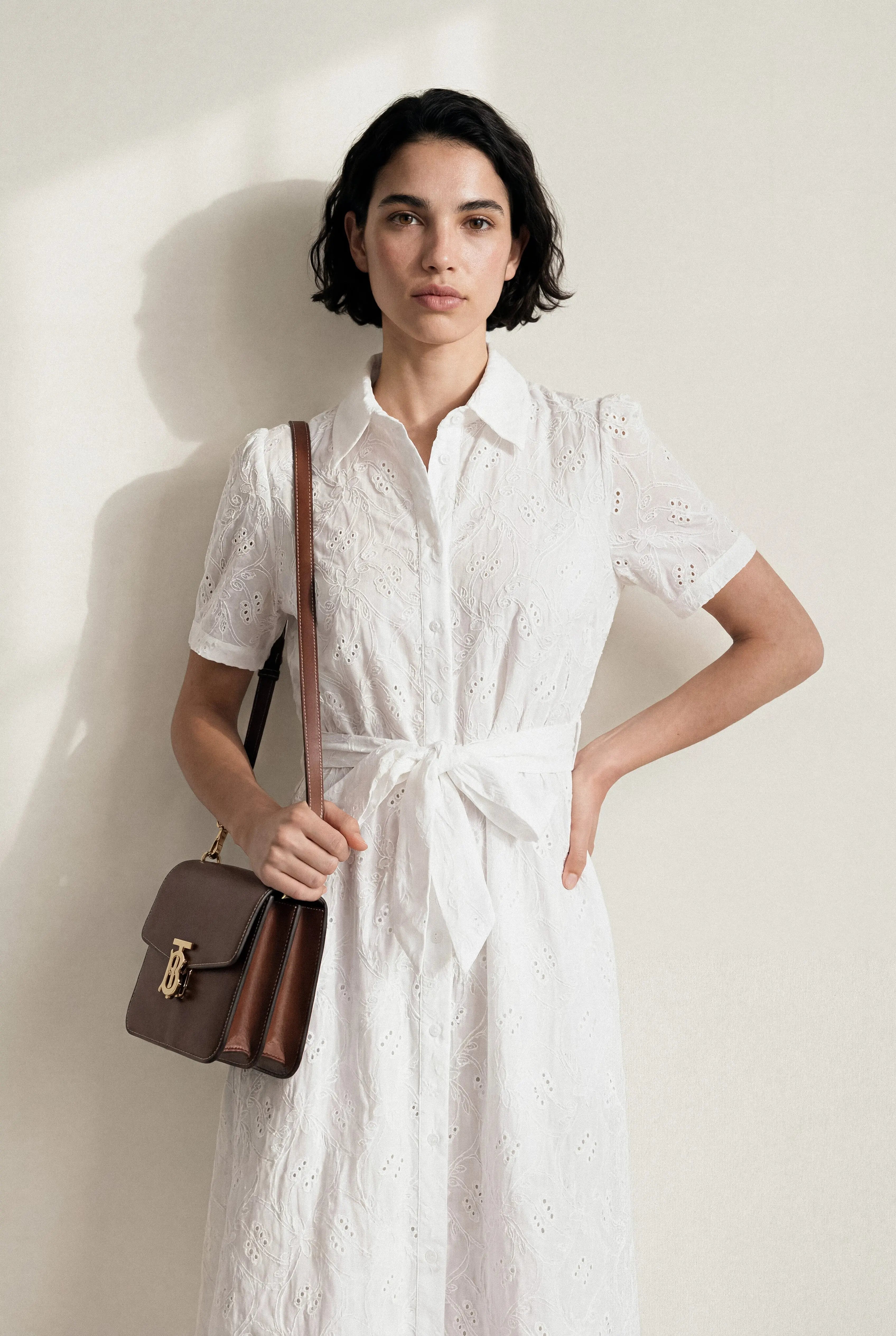 ROBE BRODÉE COLOMBE