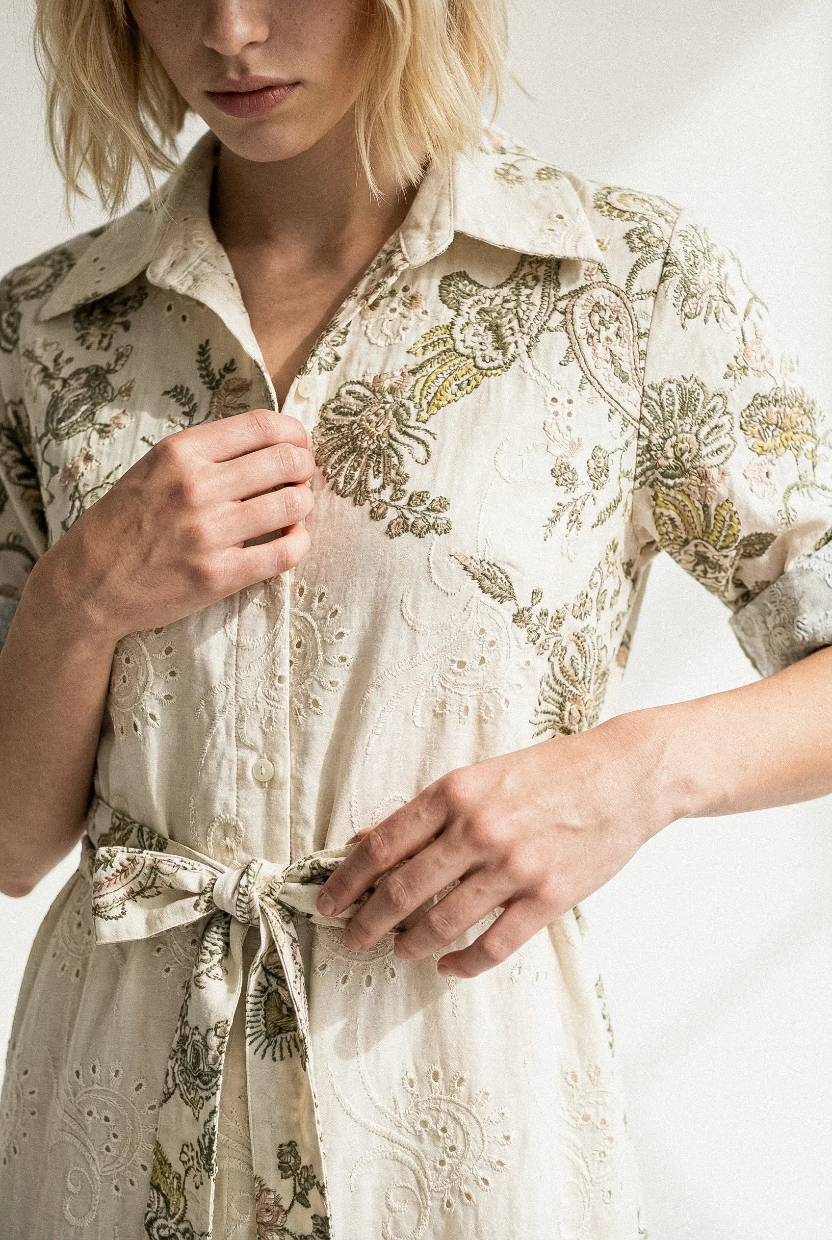 ROBE BRODERIE FLEURIE CLAIRE Not specified