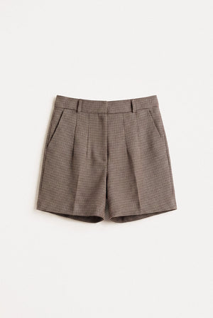 SHORT GISÈLE