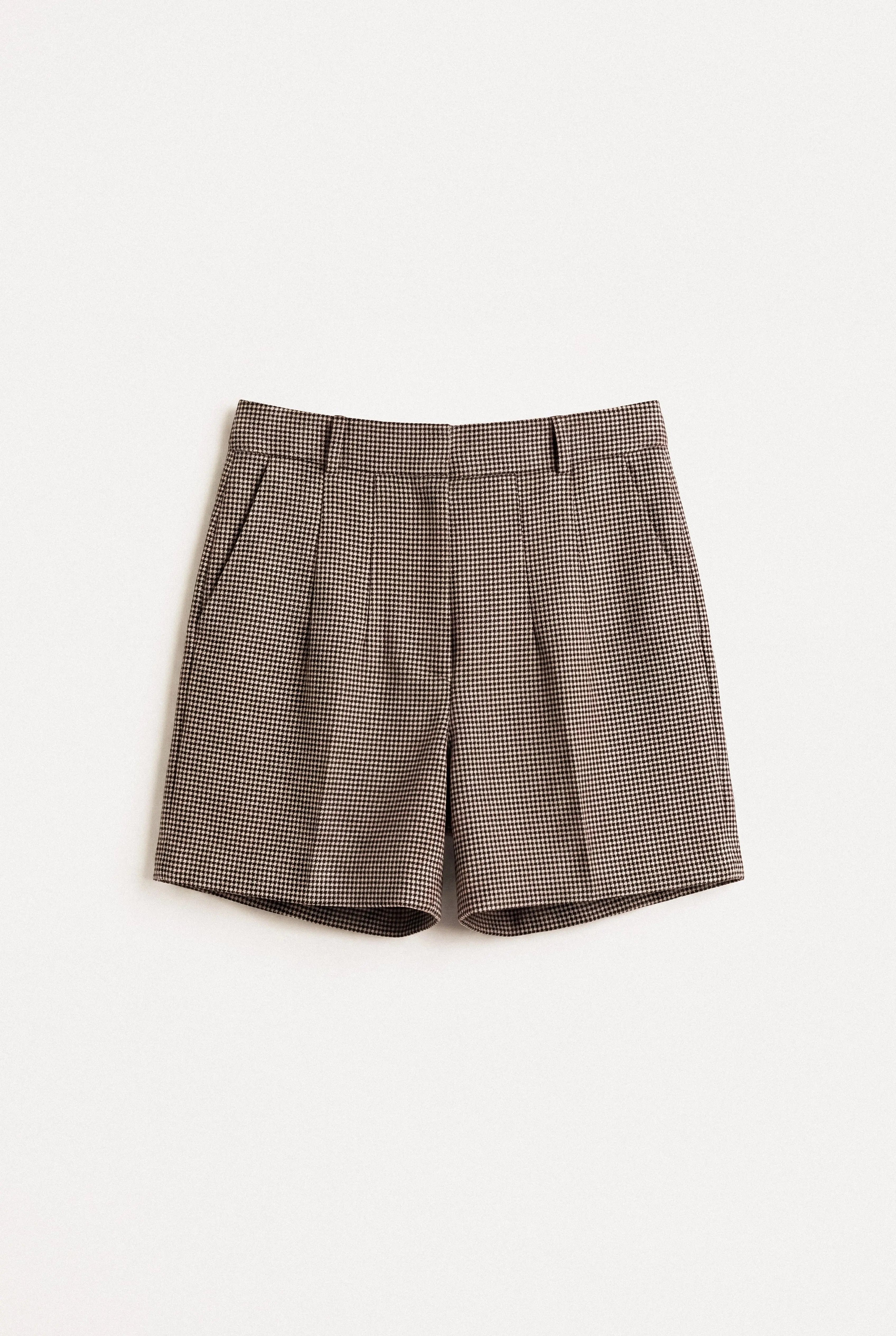 SHORT GISÈLE