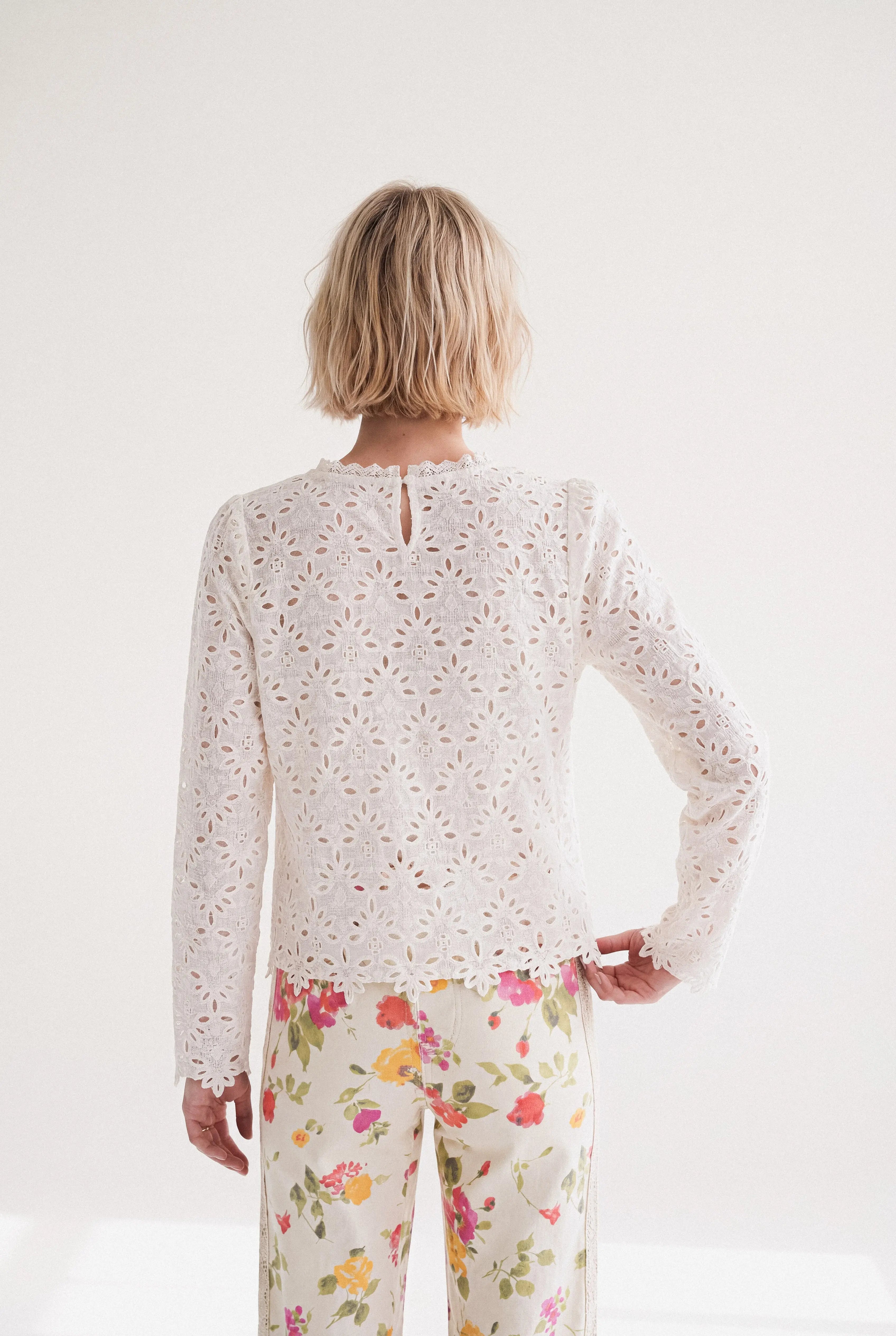 TOP DENTELLE ANGLAISE