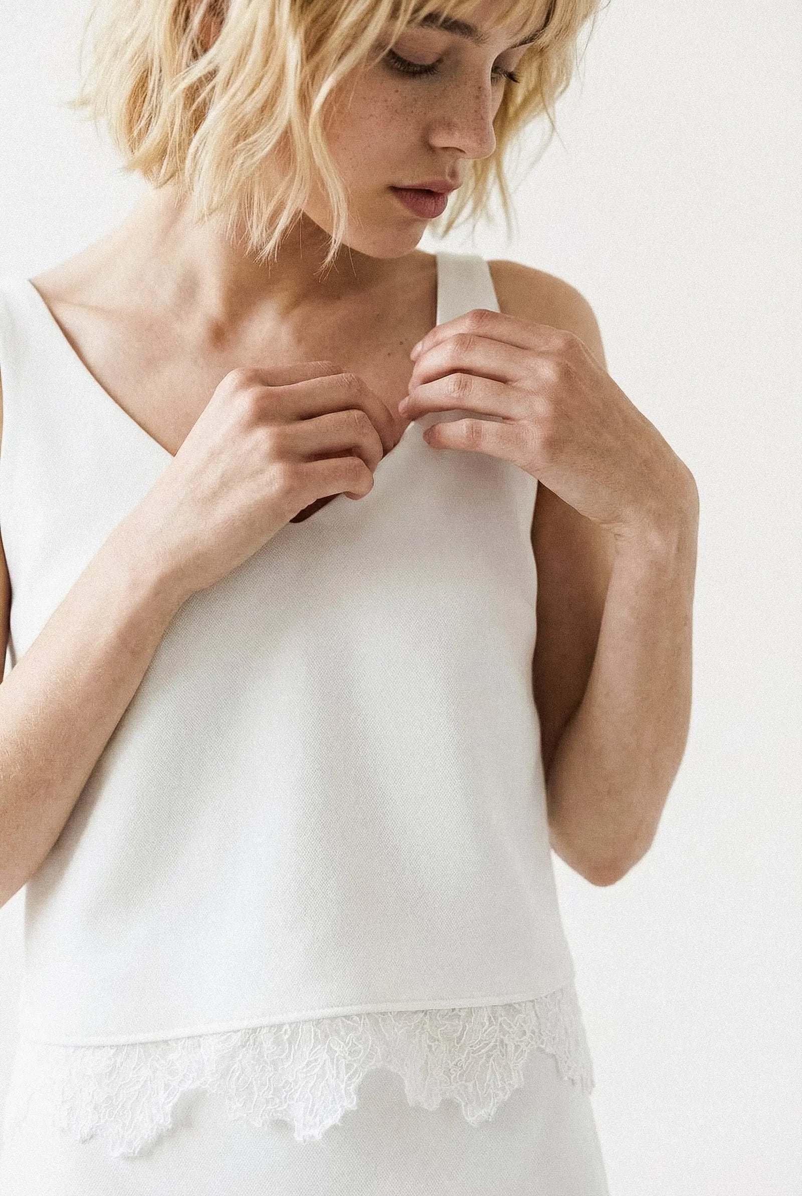 TOP LINA Not specified