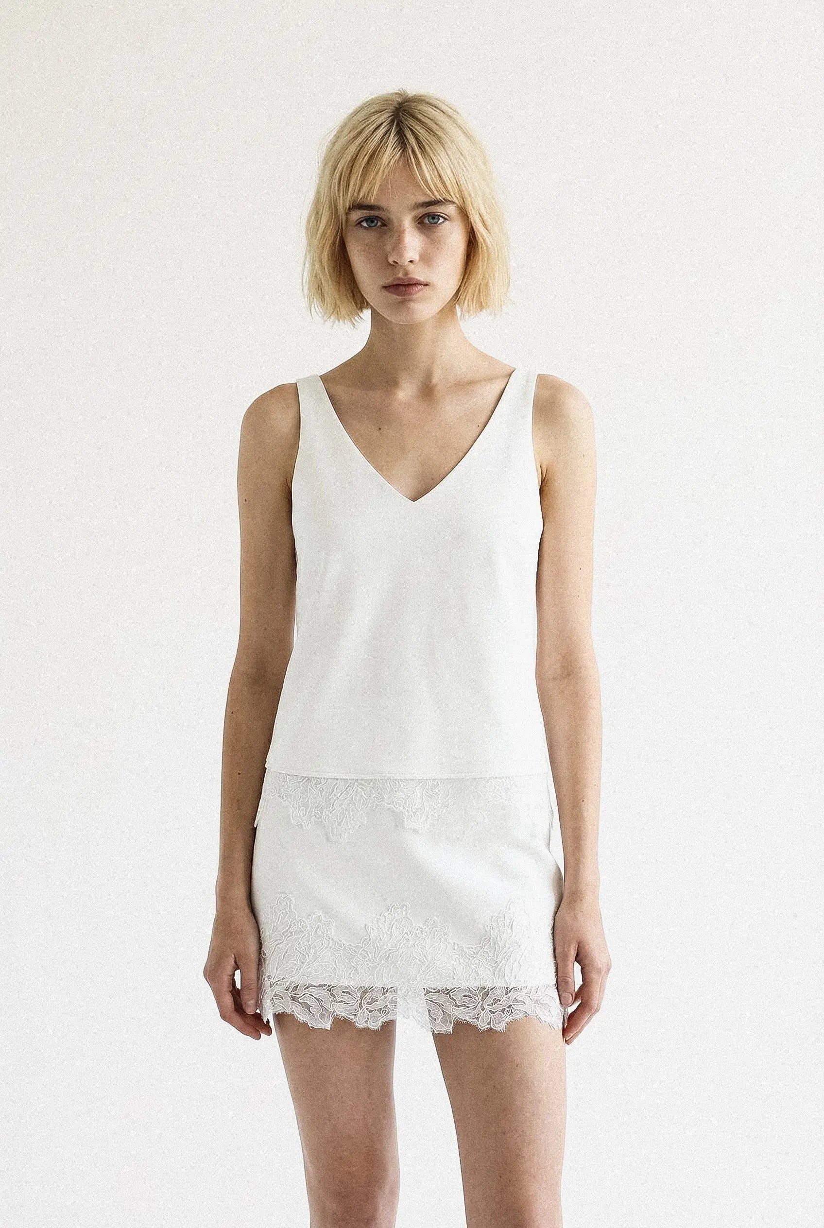 TOP LINA Not specified