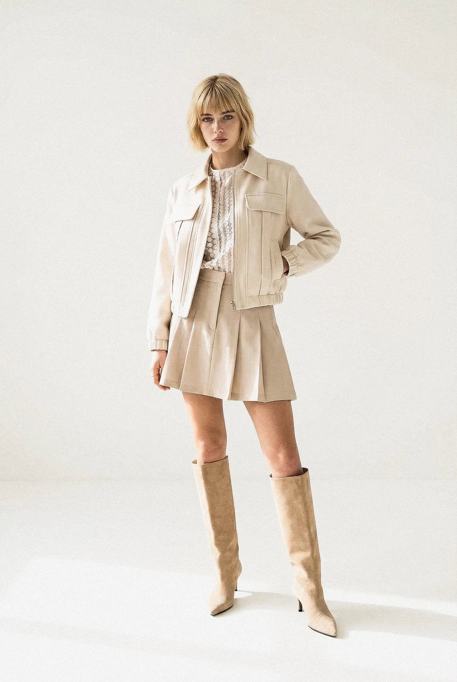 VESTE COURTE LOU Not specified