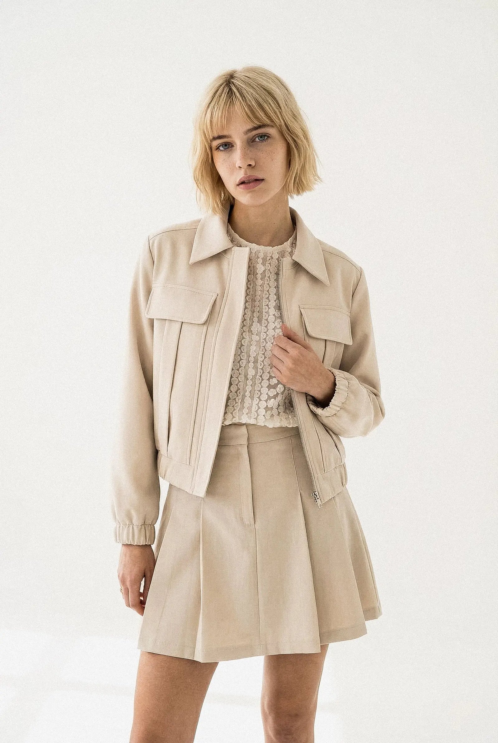 VESTE COURTE LOU Not specified